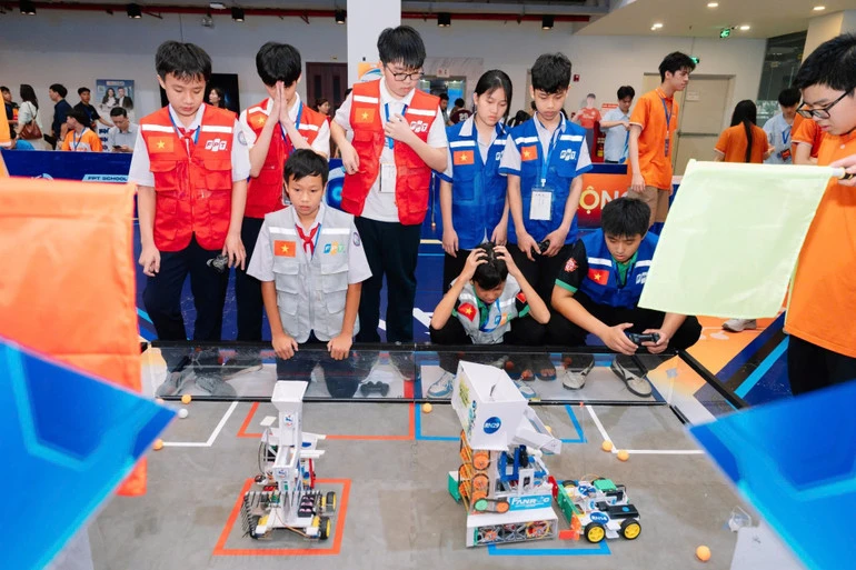 Gần 4.000 người tham gia ngày hội công nghệ FSchools Open Stem day 2026