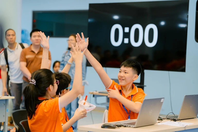 Gần 4.000 người tham gia ngày hội công nghệ FSchools Open Stem day 2026