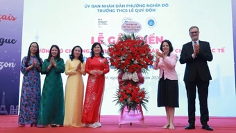 Gắn biển trường có chương trình dạy tiếng Pháp đạt tiêu chuẩn quốc tế
