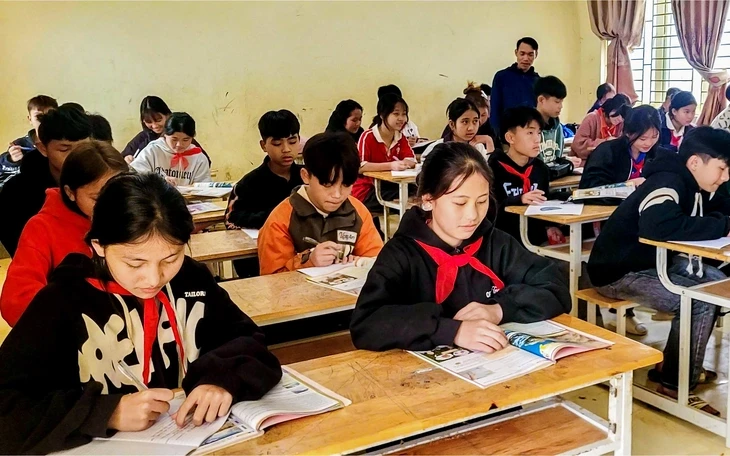 Giải quyết tiền dạy thừa hơn 42.000 giờ học cho giáo viên Giải quyết tiền dạy thừa hơn 42.000 giờ học cho giáo viên