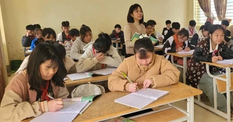 Giải quyết tiền dạy thừa hơn 42.000 giờ học cho giáo viên