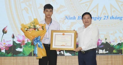 Giám đốc Sở GD-ĐT Ninh Bình nói về nam sinh lớp 11 cứu 2 em nhỏ dù không biết bơi