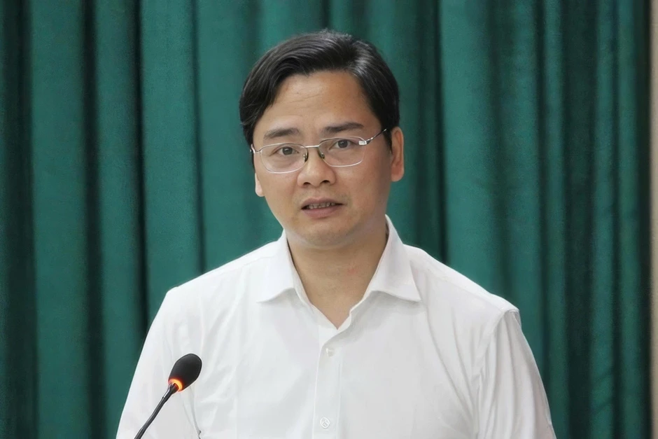 Giám đốc Sở Giáo dục Tuyên Quang bị đình chỉ công tác Giám đốc Sở Giáo dục Tuyên Quang bị đình chỉ công tác