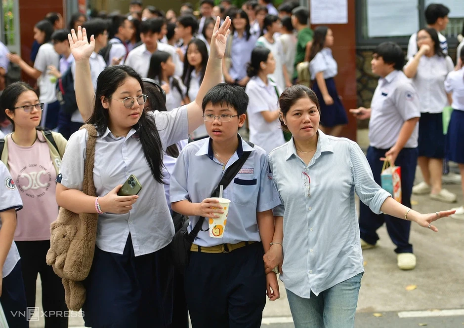 'Giằng co' giữa tiếng Anh và thi hai môn vào lớp 10 'Giằng co' giữa tiếng Anh và thi hai môn vào lớp 10