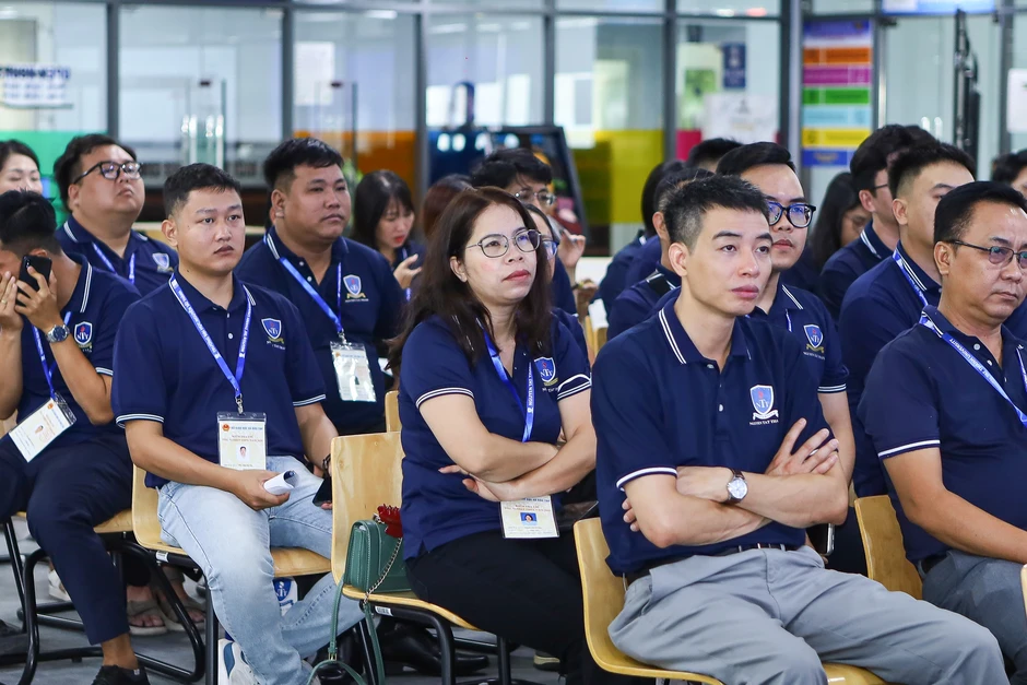 Giảng viên các trường ĐH TPHCM lên đường làm nhiệm vụ đặc biệt Giảng viên các trường ĐH TPHCM lên đường làm nhiệm vụ đặc biệt