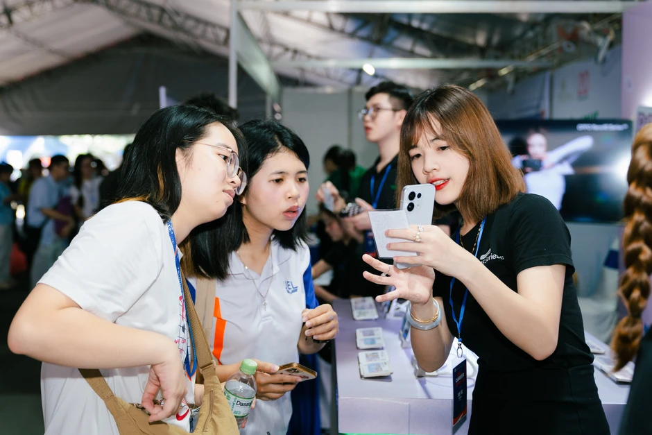 Giảng viên đại học ở TPHCM được “sáng ở doanh nghiệp, chiều về giảng đường” Giảng viên đại học ở TPHCM được “sáng ở doanh nghiệp, chiều về giảng đường”