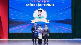 Giành ngôi vô địch TOFAS 2026, lập trình viên nhí đưa cả gia đình tới Nhật Bản du lịch