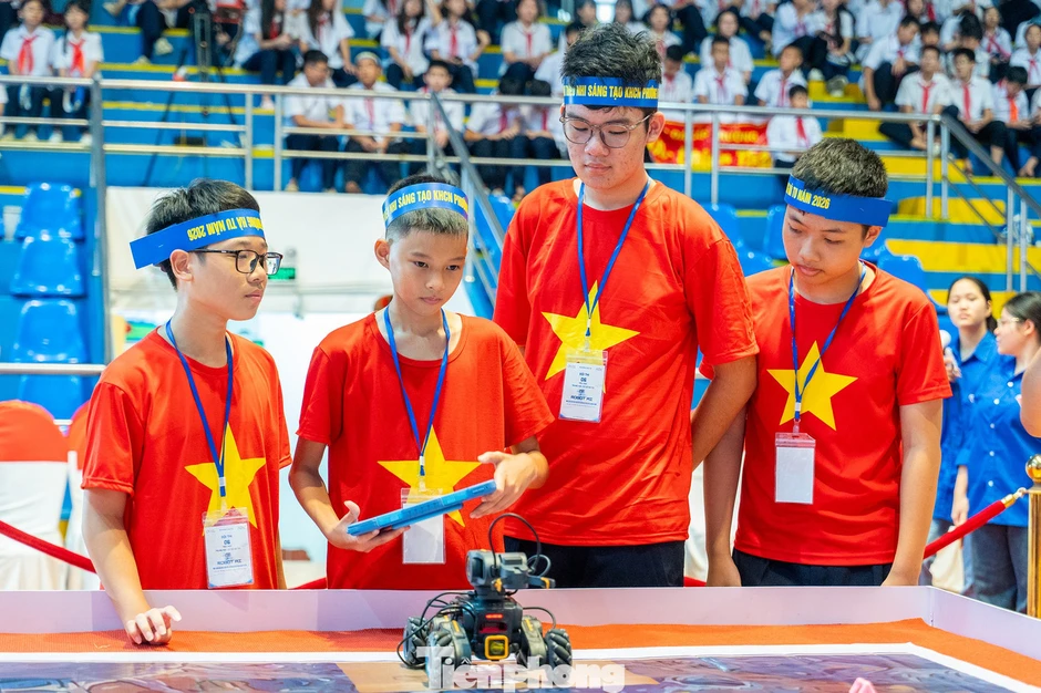 Giáo dục Quảng Ninh: Tinh gọn bộ máy, tiên phong ứng dụng AI Giáo dục Quảng Ninh: Tinh gọn bộ máy, tiên phong ứng dụng AI