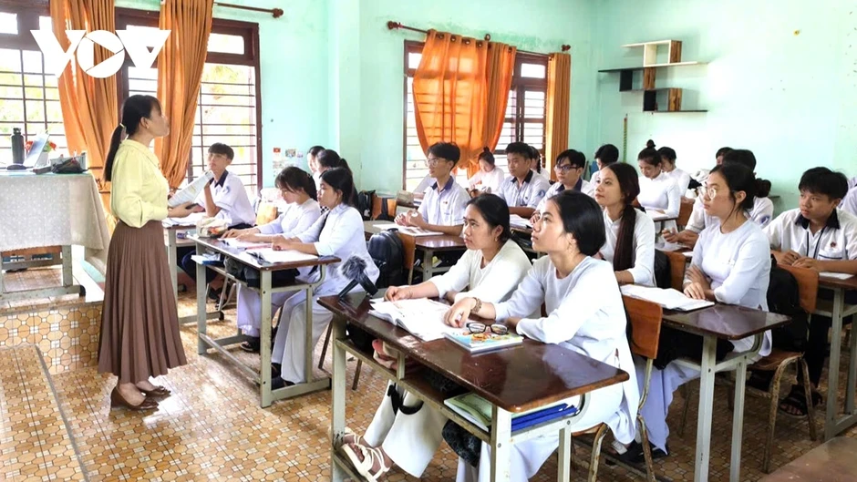 Giao nhiệm vụ cụ thể các thành viên Ban Chỉ đạo thi tốt nghiệp tỉnh Lâm Đồng Giao nhiệm vụ cụ thể các thành viên Ban Chỉ đạo thi tốt nghiệp tỉnh Lâm Đồng