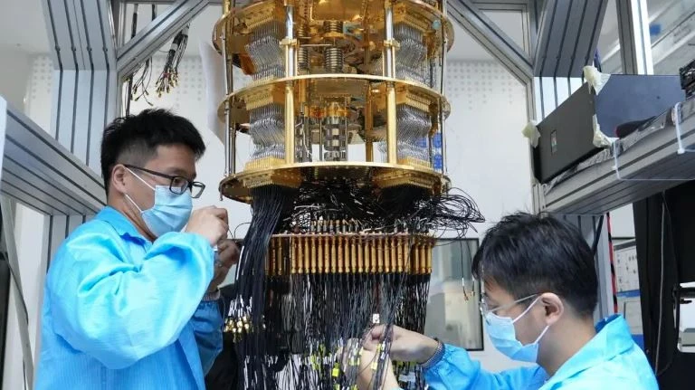 Giáo sư, nhà khoa học khởi nghiệp và 3 con đường định hình ngành lượng tử Giáo sư, nhà khoa học khởi nghiệp và 3 con đường định hình ngành lượng tử