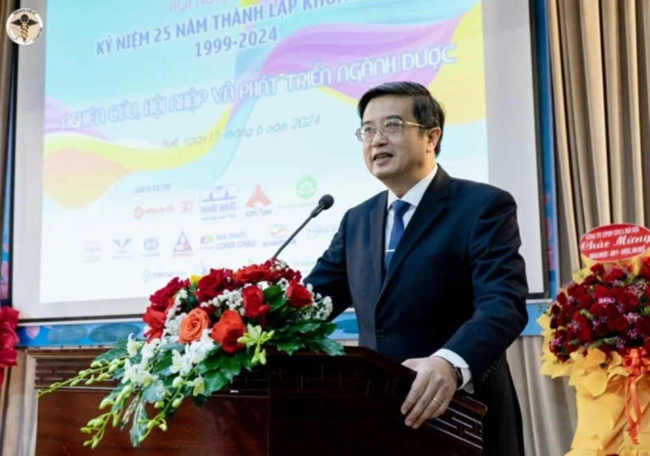 Giáo sư Y khoa làm quyền giám đốc Đại học Huế Giáo sư Y khoa làm quyền giám đốc Đại học Huế
