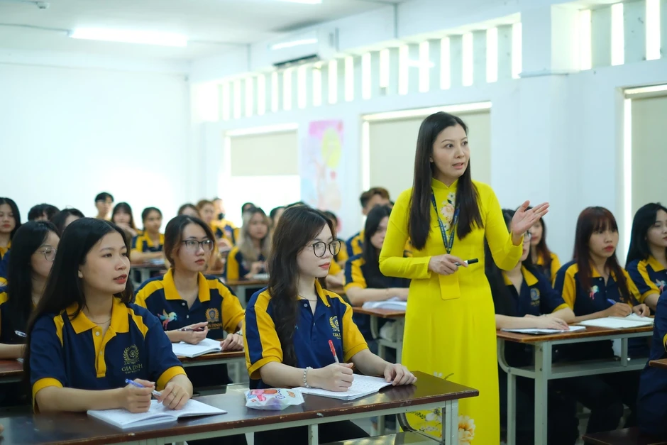 Giáo viên, giảng viên được nghỉ lễ Giỗ Tổ Hùng Vương và 30/4-1/5 thế nào? Giáo viên, giảng viên được nghỉ lễ Giỗ Tổ Hùng Vương và 30/4-1/5 thế nào?