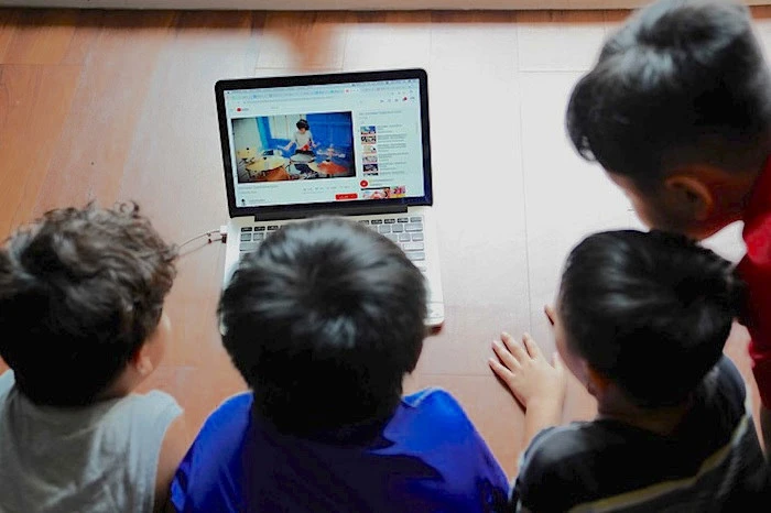 Giáo viên giao bài qua nhóm Facebook, Zalo, cấm trẻ dùng mạng xã hội kiểu gì? Giáo viên giao bài qua nhóm Facebook, Zalo, cấm trẻ dùng mạng xã hội kiểu gì?