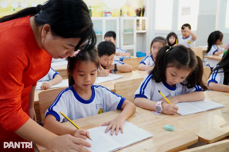 Giáo viên nghỉ hè 8 tuần hưởng nguyên lương, có phải “đặc quyền"? Giáo viên nghỉ hè 8 tuần hưởng nguyên lương, có phải “đặc quyền"?