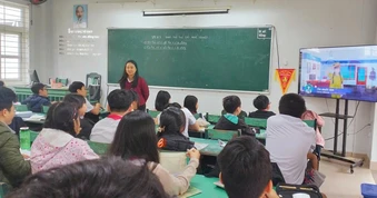 Giáo viên ở Huế viết tâm thư vì 'bị ép làm nhân viên'