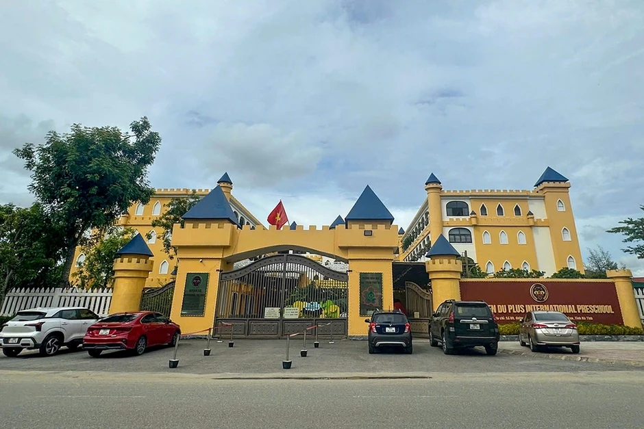 Giáo viên trường tư đồng loạt bỏ dạy vì 'lương không đủ sống' Giáo viên trường tư đồng loạt bỏ dạy vì 'lương không đủ sống'