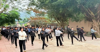 'Gieo chữ' trên non: Đổi thay ở ngôi trường từng 'đội sổ'