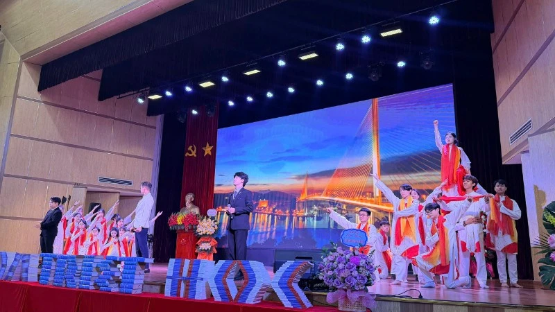 Giữ ngọn lửa triết học giữa dòng chảy đổi mới và hội nhập Giữ ngọn lửa triết học giữa dòng chảy đổi mới và hội nhập