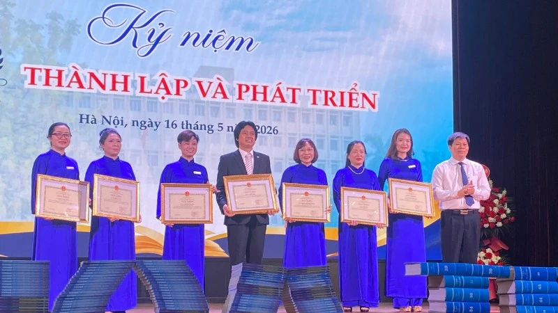 Giữ ngọn lửa triết học giữa dòng chảy đổi mới và hội nhập Giữ ngọn lửa triết học giữa dòng chảy đổi mới và hội nhập