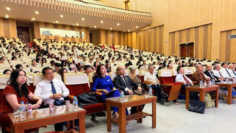 Giữ ngọn lửa triết học giữa dòng chảy đổi mới và hội nhập Giữ ngọn lửa triết học giữa dòng chảy đổi mới và hội nhập