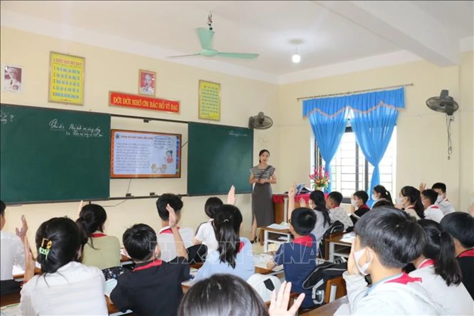 Góp ý sửa đổi tiêu chuẩn, quy trình biên soạn, thẩm định tài liệu giáo dục địa phương Góp ý sửa đổi tiêu chuẩn, quy trình biên soạn, thẩm định tài liệu giáo dục địa phương