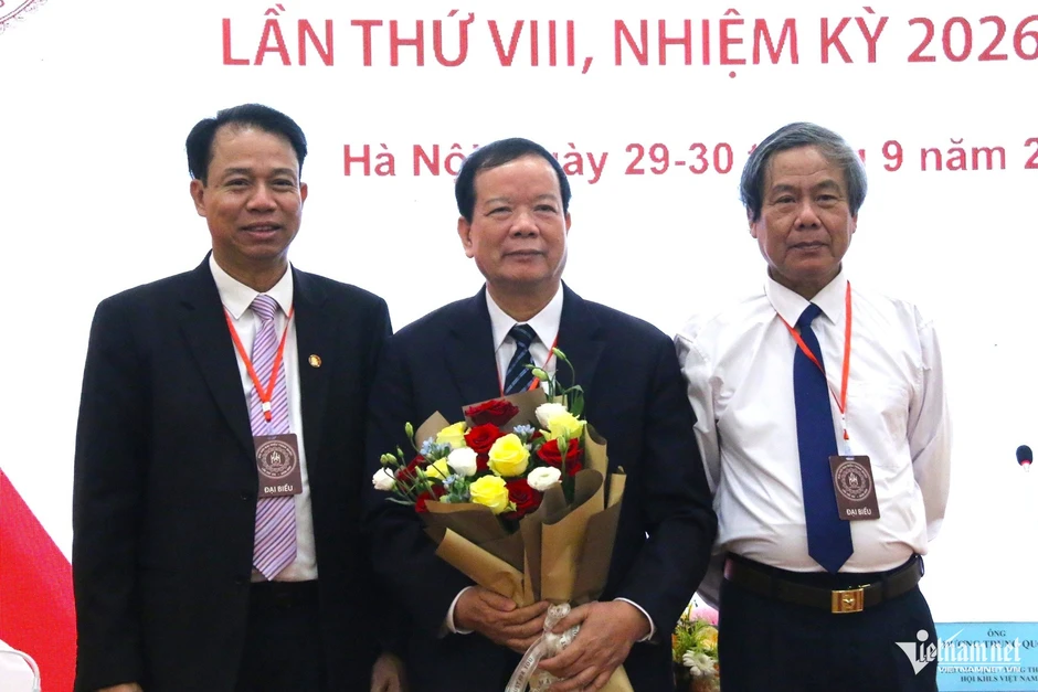GS.TS Nguyễn Văn Kim làm Chủ tịch Hội Khoa học Lịch sử Việt Nam GS.TS Nguyễn Văn Kim làm Chủ tịch Hội Khoa học Lịch sử Việt Nam