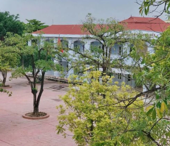 Hà Nội có một trường làng: Điểm đầu vào lớp 10 thấp "lè tè" nhưng thành tích không hề vừa, cứ nhìn danh sách này là rõ! Hà Nội có một trường làng: Điểm đầu vào lớp 10 thấp "lè tè" nhưng thành tích không hề vừa, cứ nhìn danh sách này là rõ!