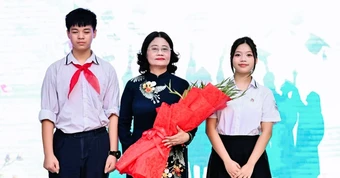 Hà Nội công bố 89 cá nhân được xét 'Nhà giáo nhân dân', 'Nhà giáo ưu tú'