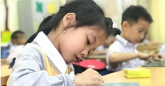 Hà Nội dự kiến giảm 35 trường công lập ở 18 xã, phường