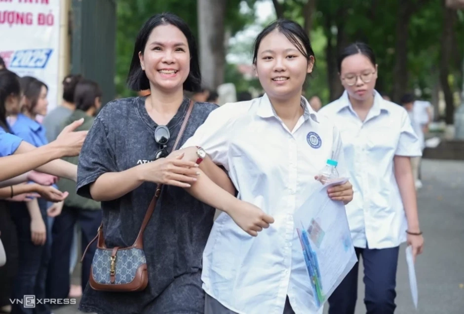 Hà Nội lần đầu cho học sinh tạm trú thi lớp 10 công lập Hà Nội lần đầu cho học sinh tạm trú thi lớp 10 công lập