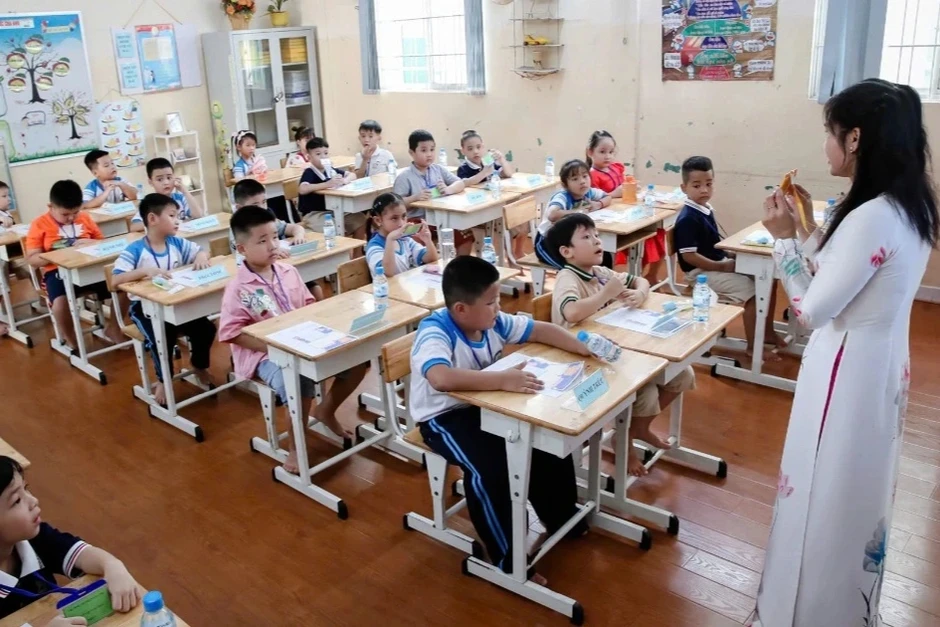 Hà Nội: Phát hiện nhiều trường học thu các khoản "ngoài danh mục" Hà Nội: Phát hiện nhiều trường học thu các khoản "ngoài danh mục"