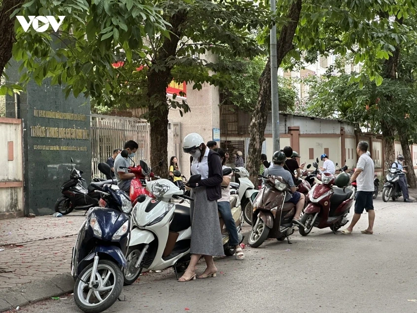 Hà Nội: Phụ huynh đồng hành cùng con trước kỳ thi vào lớp 10 THPT Hà Nội: Phụ huynh đồng hành cùng con trước kỳ thi vào lớp 10 THPT