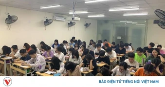 Hà Nội: Phụ huynh đồng hành cùng con trước kỳ thi vào lớp 10 THPT