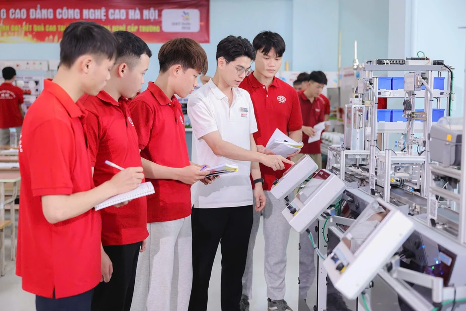 Hà Nội sắp xếp 19 trường cao đẳng, trung cấp, giữ nguyên 1 trường đại học Hà Nội sắp xếp 19 trường cao đẳng, trung cấp, giữ nguyên 1 trường đại học