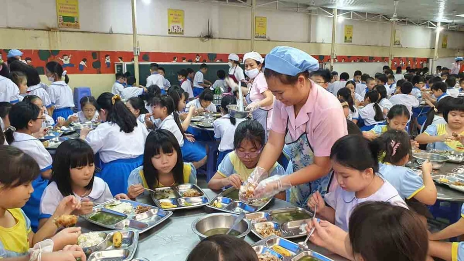 Hà Nội sẽ hỗ trợ bữa ăn bán trú cho học sinh tiểu học mức 40.000 đồng/ngày Hà Nội sẽ hỗ trợ bữa ăn bán trú cho học sinh tiểu học mức 40.000 đồng/ngày