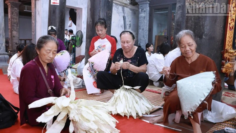 Hà Nội thí điểm đưa làng nghề trở thành không gian học tập cộng đồng Hà Nội thí điểm đưa làng nghề trở thành không gian học tập cộng đồng