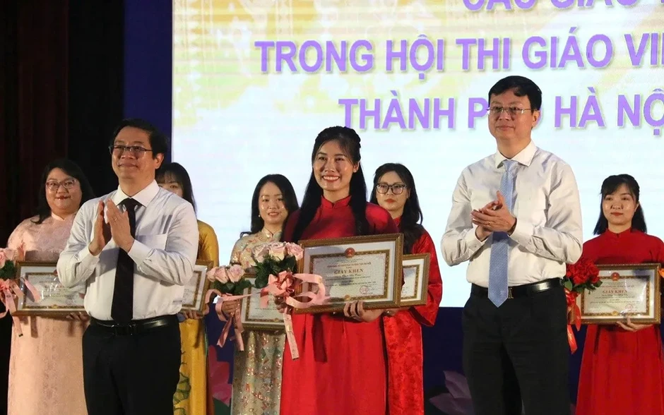 Hà Nội tuyên dương 182 giáo viên tiểu học dạy giỏi cấp thành phố Hà Nội tuyên dương 182 giáo viên tiểu học dạy giỏi cấp thành phố
