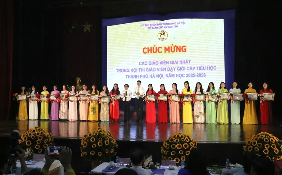 Hà Nội tuyên dương 182 giáo viên tiểu học dạy giỏi cấp thành phố Hà Nội tuyên dương 182 giáo viên tiểu học dạy giỏi cấp thành phố