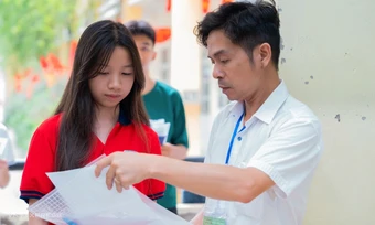 Hà Nội yêu cầu trường tư không thu tiền cọc lớp 10