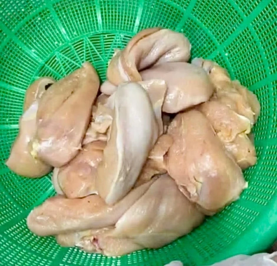 Hà Nội yêu cầu xác minh phản ánh 'tôm ươn, thực phẩm có mùi' đưa đến trường học Hà Nội yêu cầu xác minh phản ánh 'tôm ươn, thực phẩm có mùi' đưa đến trường học