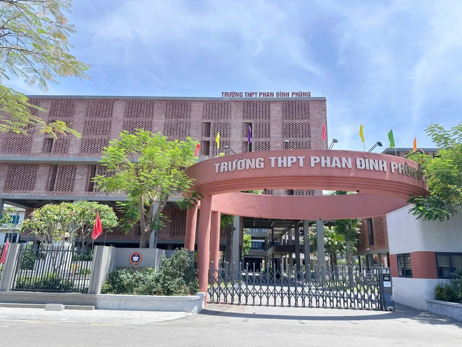 Hà Tĩnh tăng 611 chỉ tiêu vào lớp 10 công lập, công bố điểm chuẩn tuyển sinh Hà Tĩnh tăng 611 chỉ tiêu vào lớp 10 công lập, công bố điểm chuẩn tuyển sinh