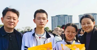 Hai anh em cùng đỗ đại học top đầu, em gái 15 tuổi không nhận là 'thần đồng'