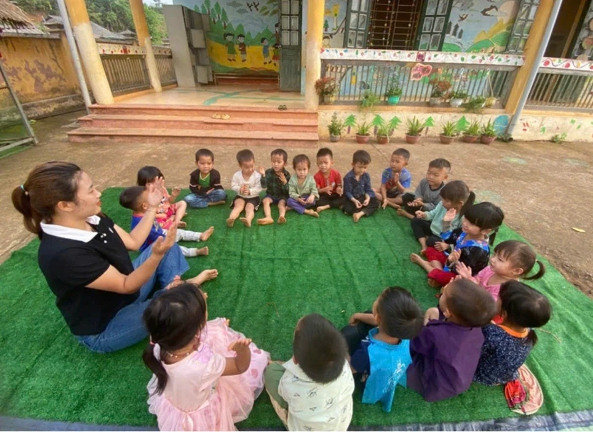 Hai cô giáo 10X trúng cử đại biểu Quốc hội: Những khát vọng từ bục giảng Hai cô giáo 10X trúng cử đại biểu Quốc hội: Những khát vọng từ bục giảng
