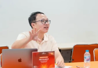Hai nhóm cùng giải bài toán tồn tại hơn một thập kỷ, hẹn nhau công bố lúc 15h