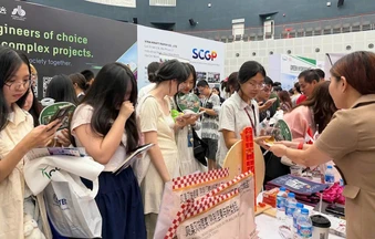 Hàng chục doanh nghiệp quốc tế 'săn' nhân lực ở trường đại học