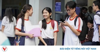 Hàng ngàn thí sinh tham gia thi vào 10 Trường Phổ thông năng khiếu ở TP.HCM