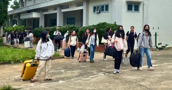 Hành trình băng rừng, vượt quãng đường 60km đến điểm thi tốt nghiệp THPT