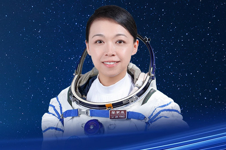 Hành trình từ nữ tiến sĩ mật mã xuất sắc trở thành phi hành gia Hành trình từ nữ tiến sĩ mật mã xuất sắc trở thành phi hành gia