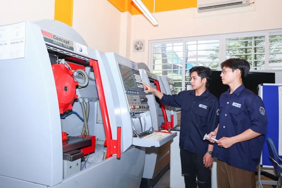 HCM-UTE tiếp tục nhận hồ sơ tuyển sinh đại học đào tạo từ xa đợt 3 năm 2026 HCM-UTE tiếp tục nhận hồ sơ tuyển sinh đại học đào tạo từ xa đợt 3 năm 2026