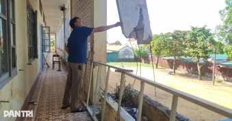 Hiểm nguy lơ lửng trên đầu nhiều giáo viên, học sinh